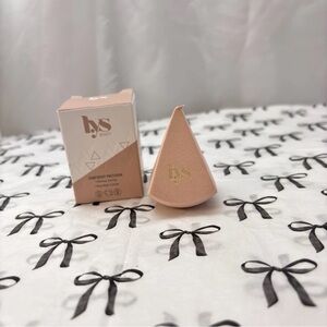 ✨ LYS Beauty Confident Precision Makeup Sponge ✨